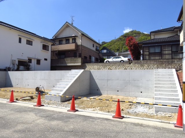 道路と高低差のある土地は基本的におすすめしない